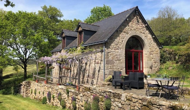 La Grange, a beautifully renovated romantic retreat 18th-century farmhouse