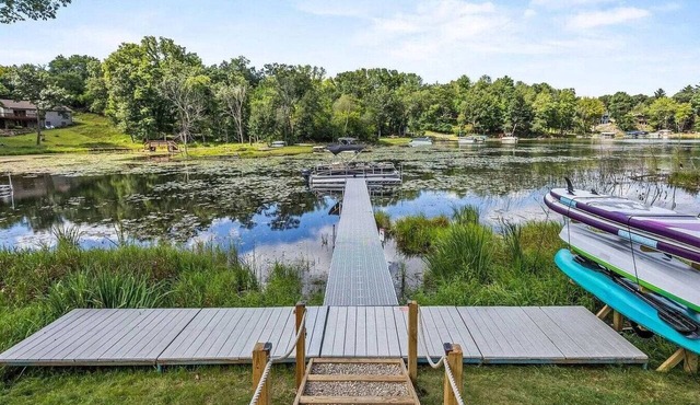 Lake Front! Firepit! Private Dock! Water Toys!