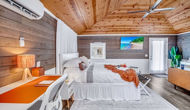 Lake Michigan Getaway for Two - King Bed - Beach Access