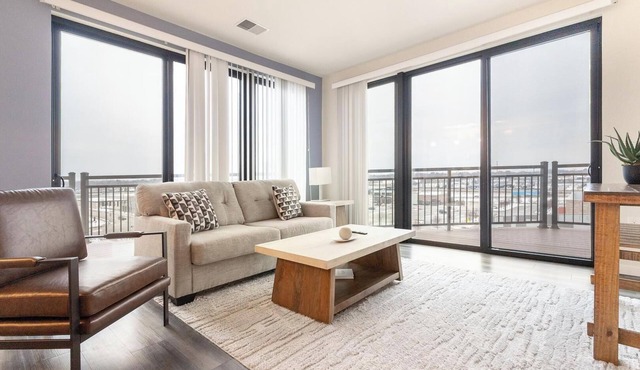 Landing | Beautiful 2BD, Courtyard, Gym