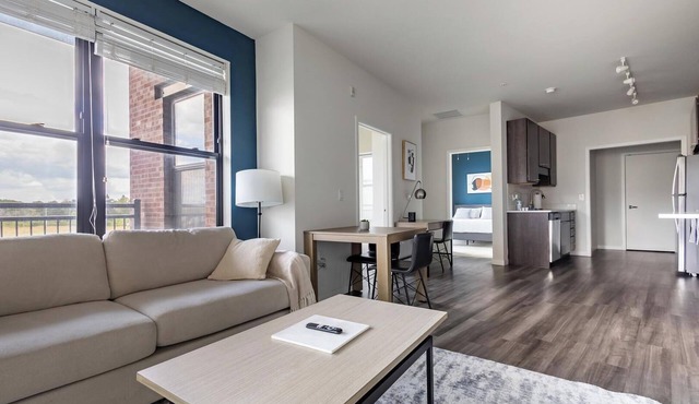 Landing | Chic 1BD, Courtyard, Gym