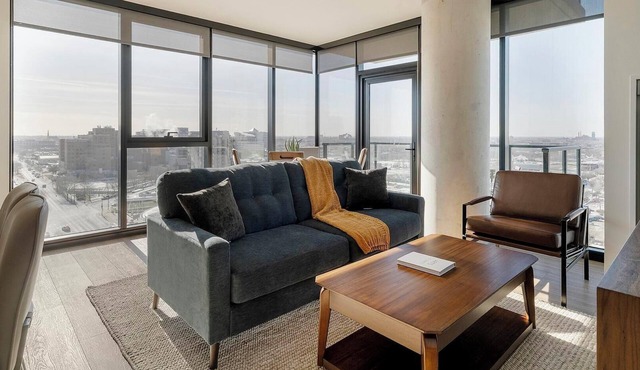 Landing | Chic 1BD, Yoga Studio, Pool