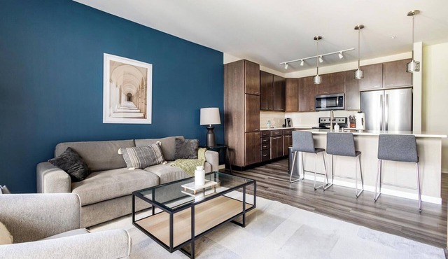 Landing | Modern 1BD, Gym, Courtyard