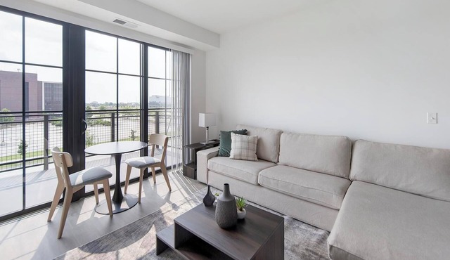 Landing | Stunning 1BD, Yoga Studio, Pool