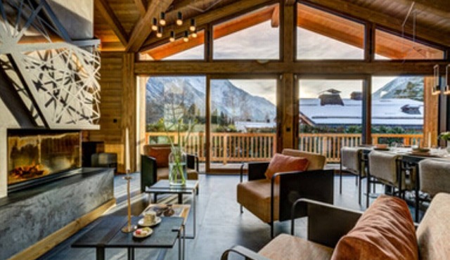 Large design chalet with walking distance to the ski lifts in Chamonix.