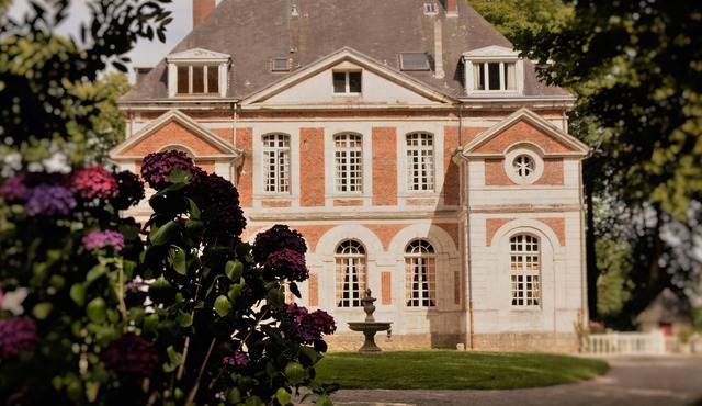 Large gite for 28 people in a castle in the heart of Normandy