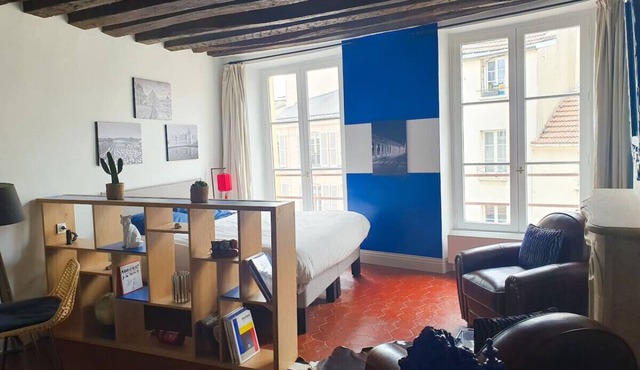 Large studio - city center - 300 m RER A