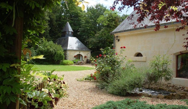 Le Logis du Pressoir Self Catering Gites in beautiful 18th Century Estate in the heart of the Loire Valley with heated pool and extensive grounds. in Brion