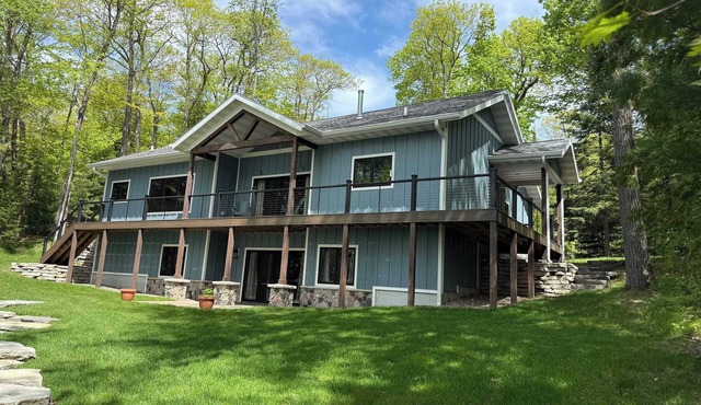 Linger Longer Lodge- on White Sand Lake, swim, bike & more