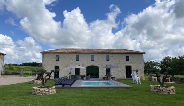 Luxury French Wine Estate | Heated Pool, Hot Tub, and 5 Suites Near Saint-Émilion