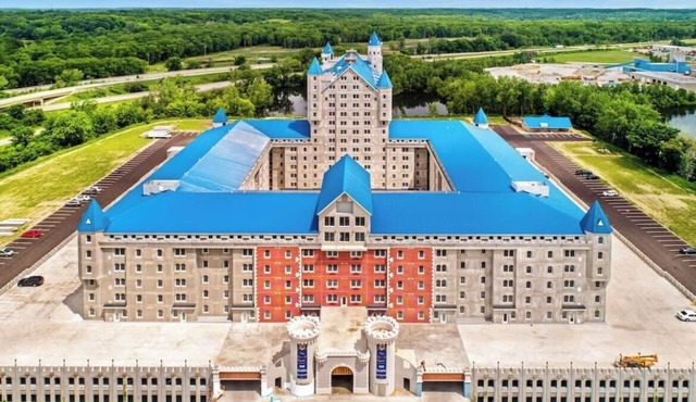 Luxury 4BR/4BA Condos at The Grand Castle