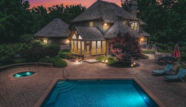 Luxury Lake Geneva Estate w/Pool+Hot Tub+Acreage