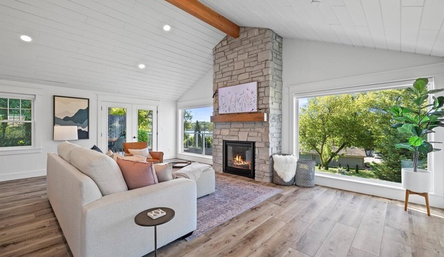 Luxury Lake View Home w/King Suite & Balcony