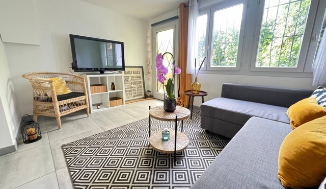 Maison Confortable Avec Jardin à 15 min de Paris et 20 min de Disney