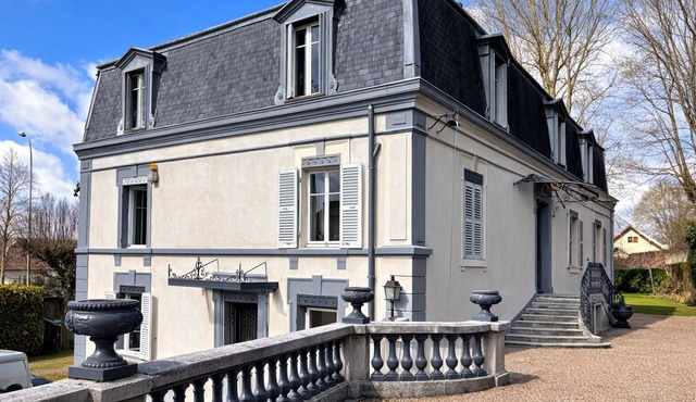 Maison de maitre, sleeps 24, billiards, pétanque, table soccer LE CLOS DU SEQUOIA