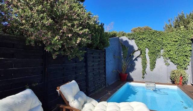 Maison de Vacances, Dans un Écrin de Verdure, Près de la mer