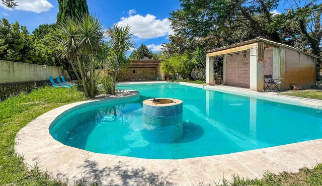Maison piscine proche Arles