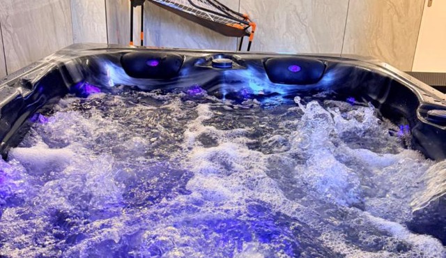 Maison privative SPA Jacuzzi Sauna Salle de jeux in Weitbruch