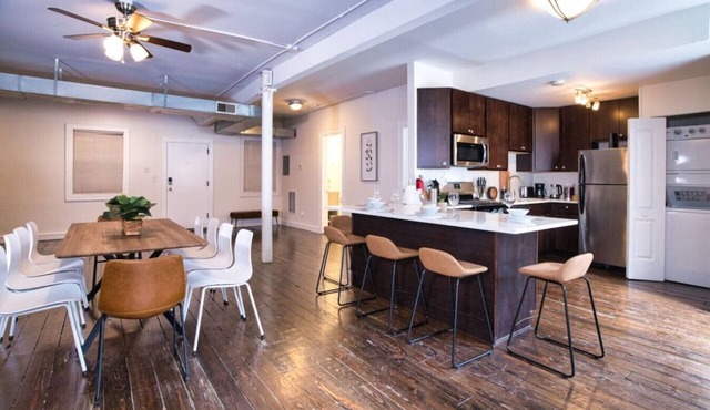 McCormick 4BR Huge Unit w/Pool Table | Sleeps 11