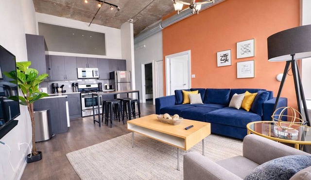 McCormick Place 2b/2b family unit with optional parking for up to 8 guests