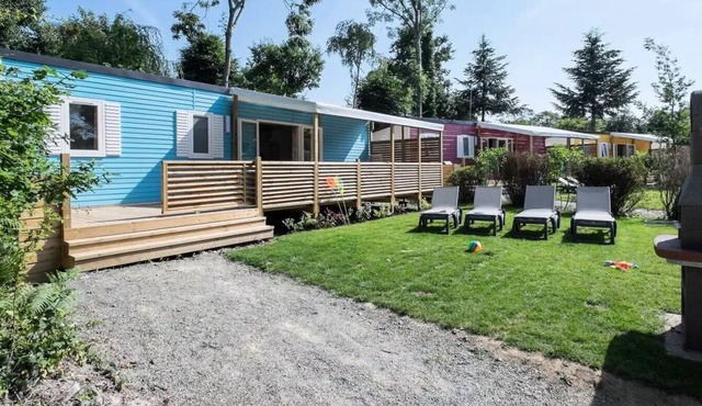 Mobile Home | Premium | 4 Bedrooms | 8 Guests | Raised Deck | TV