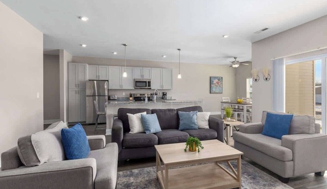 Modern 2BR & 2BA Condo with Garage & Patio
