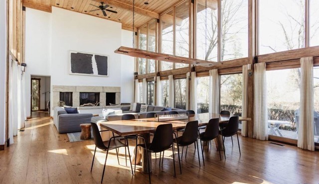 Modern Living at Lake Michigan: Private Beach Across St, Hot Tub, Guest House
