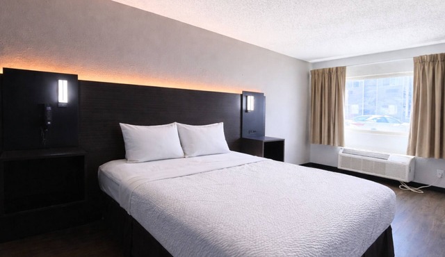 Motel 6 Elkhart, IN
