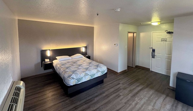 Motel 6 Glenview, IL - Chicago North