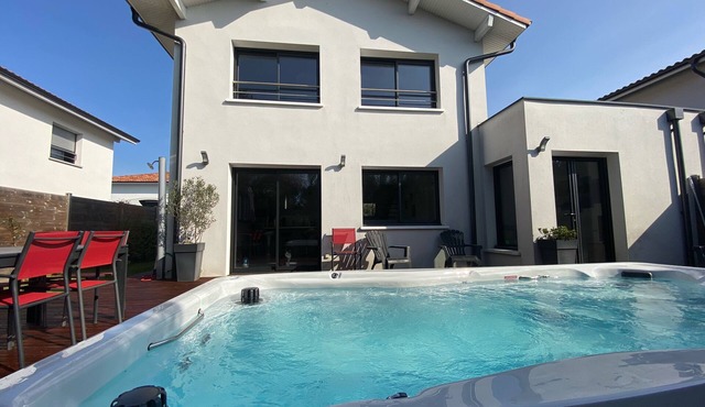 NEW HOUSE WITH SPA 110 m² - 8 PEOPLE - 8 minutes from the beach