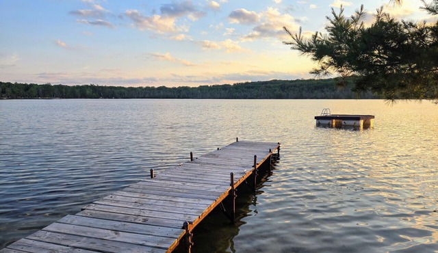 NEW! Sandy Lakefront Cabin – Sleeps 10 with Kayaks & ATV Access