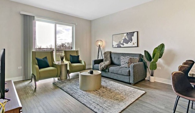 OB5 Oakbrook Charm: 2BR Sanctuary with Parking