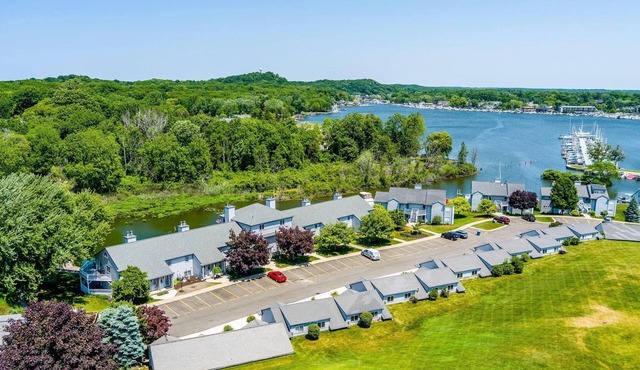 Open Layout Townhome Near All the Fun