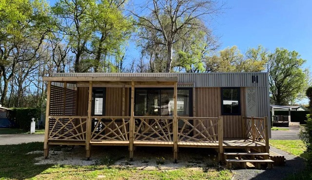 Otello Mobile Home: 3 Rooms, Sleeps 4, Air-Conditioned + TV, 2 Bathrooms