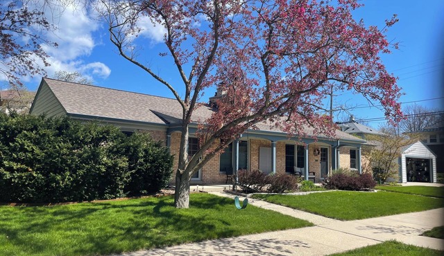 Peaceful 2-bedroom brick Shorewood house near Lake Michigan beaches.