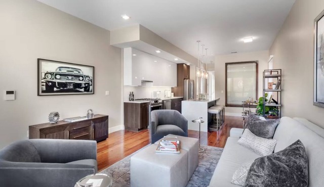 "Perfect 10" Condo in the Heart of Brush Park