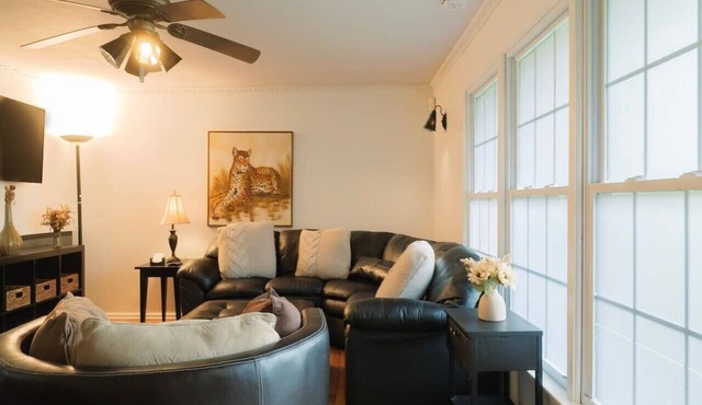 Perfect Family Retreat: Cozy 3BR Near Everything