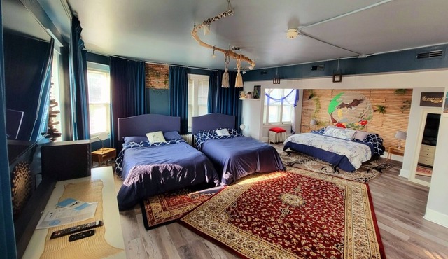 Perfect Getaway for 4, Cozy Space with a Queen Size Bed