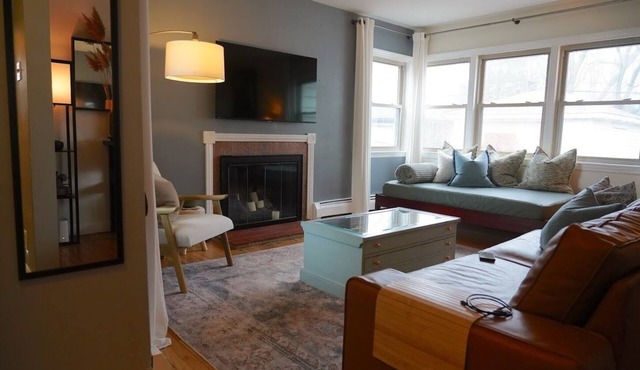 Phenomenal 2-bedroom house in charming Elmhurst