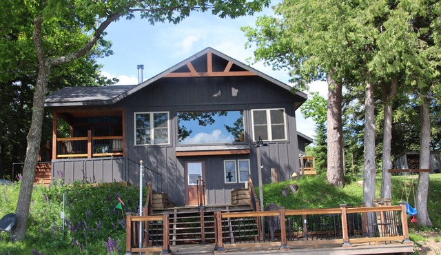 Pickerel Lake: NEWLY RENOVATED 3 bed/2 bath home on 300' of beautiful frontage