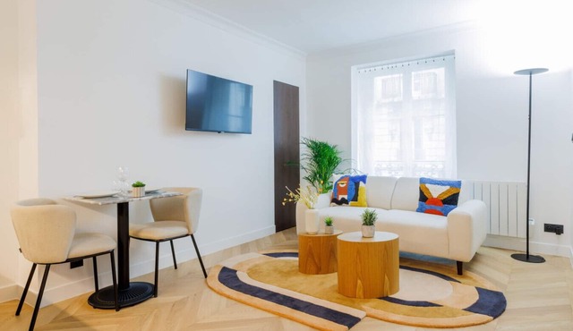 Premium-Charming -1bedroom-St Lazare-Opera Paris 8