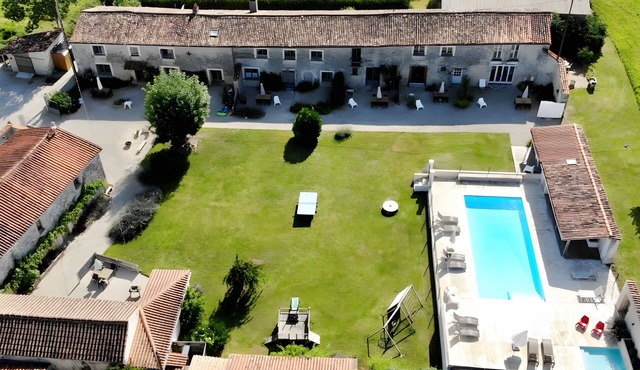 Pressoir Gite - 3 beedroom Gite with Private terrace and shared pool