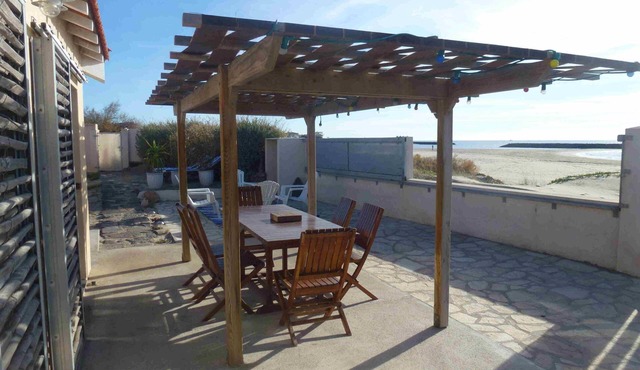 Pretty villa on a beautiful white sand beach