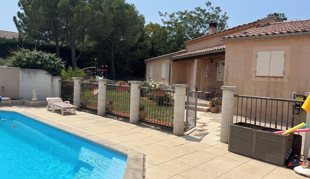 Pretty villa with pool and garden