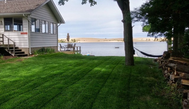 Private 100' Beachfront: Amazing Views, Pontoon Boat, Kayaks, Paddleboad