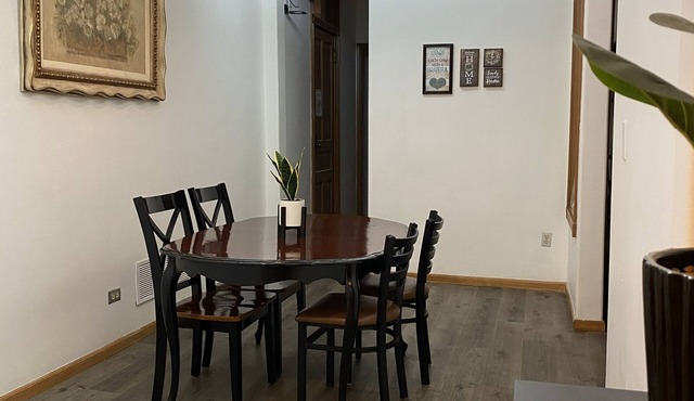 Private Room Healthcare Pros Welcome 15 Min to Downtown