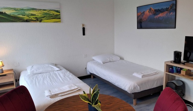 Quadruple hotel room