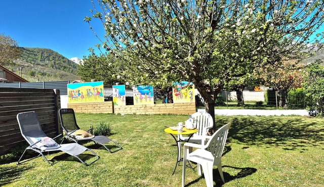 Quiet and Artistic Cottage in Tarascon-sur-Ariège