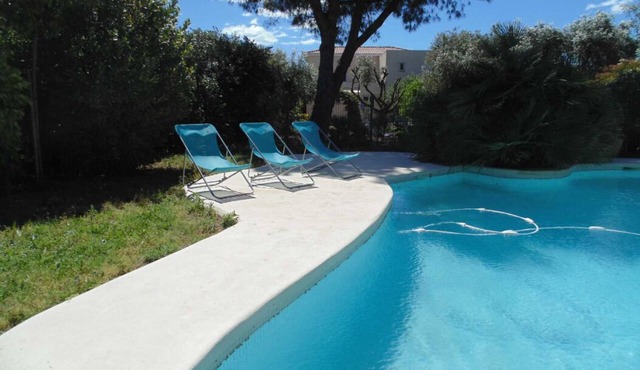 Quiet apartment CLIM private pool exclusive for travelers near BEACHES