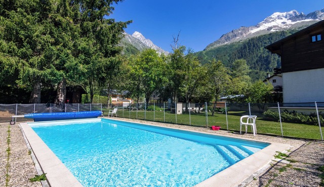 Résidence le Chardonnet D Studio w/Shared Pool & panoramic views, Argentière (Chamonix), France